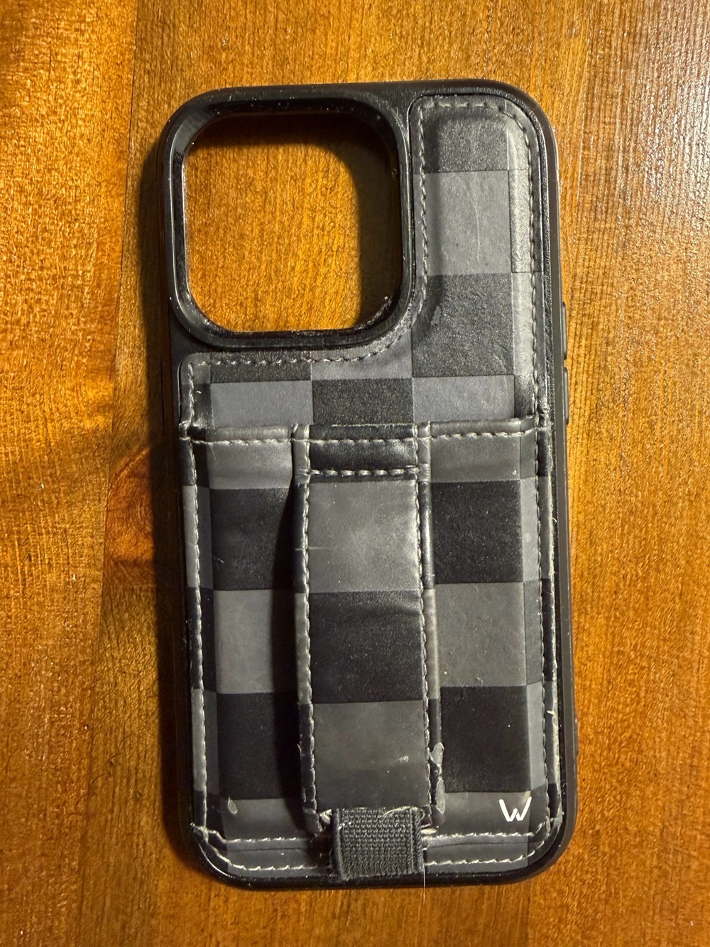 Walli Case in Midnight Check - iPhone 14 pro